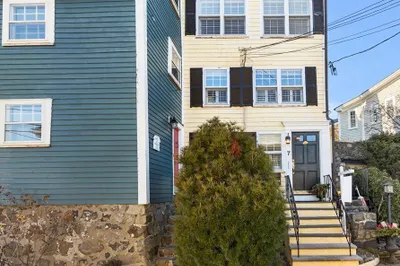 7 Lee St #3 1
