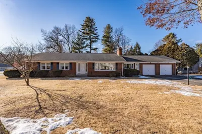 49 Ingersoll Dr 1