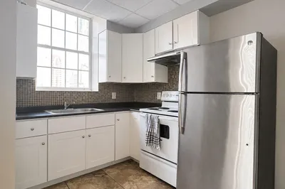 72 Kneeland St #503 1