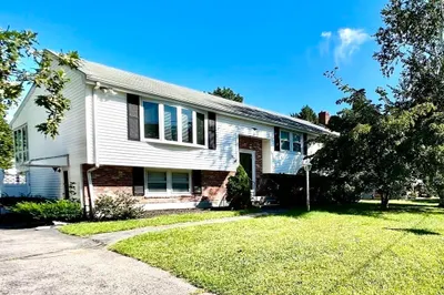 22 Caryl Rd 1