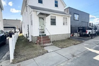 3 Hadley Court