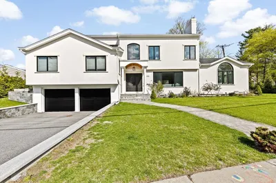 110 Redwood Rd