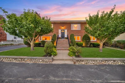 32 Robert Rd 1