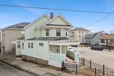 2018 Pleasant St