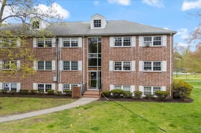 39 Farrwood Ave #1