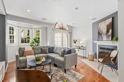 299 Lincoln St 1