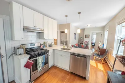 24 Suffolk St #1