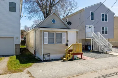 32 Arcadia St