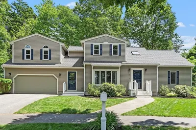 10 Bayberry Ln