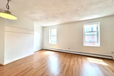 87 Main St #2