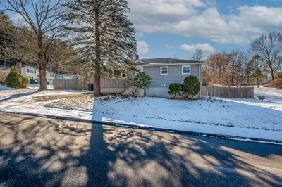 49 Flynn Avenue