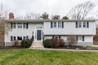 12 Roundwood Rd
