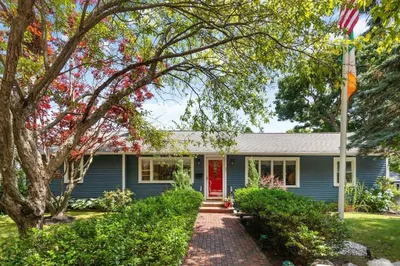 21 Forest Ave