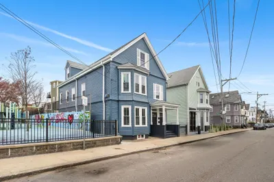 14 Harbor View St #1