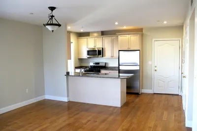 1522 Vfw Parkway #201 1