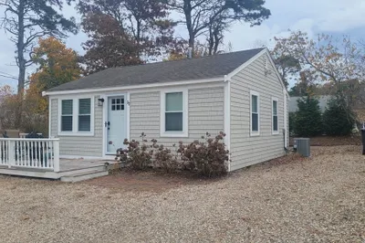 32 Holiday Lane 1