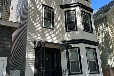 224 Chelsea Street #3 1