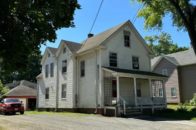 2 Earl Avenue 1
