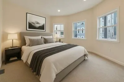39 Middle St #1
