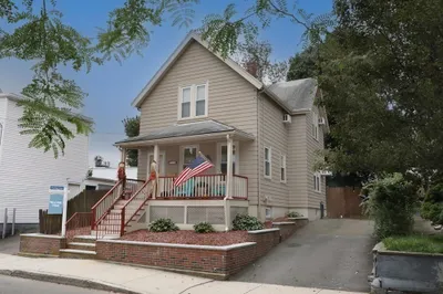 10 Waverly Ave