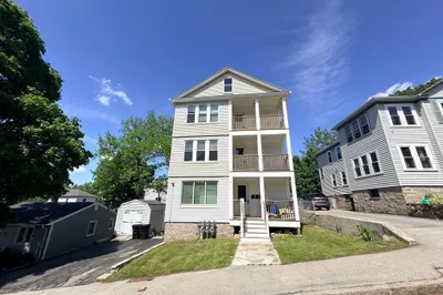 4 Glade St #2 1