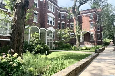 4 Arlington St #9