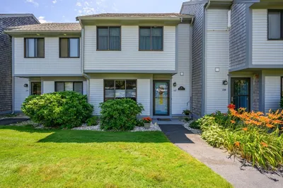 127 Crescent Ln #127 1
