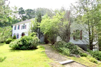 1805 Main St 1