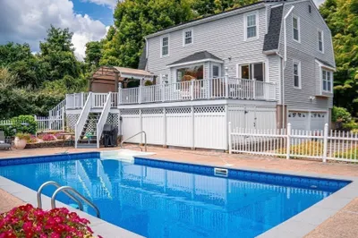 118 Mendon Rd 1