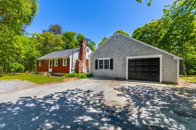 490 Forest Rd