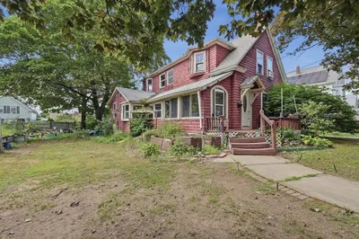18 Linfield St