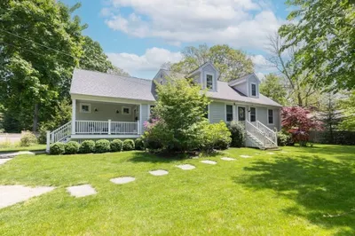 28 Crowes Ln 1