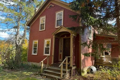 494 River Rd 1