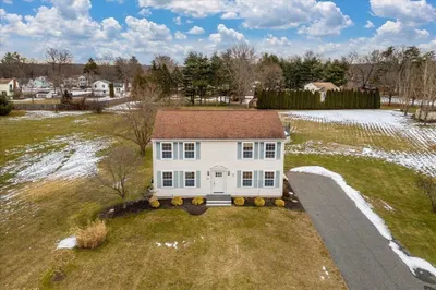16 Crystal Dr