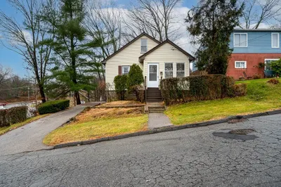 1 Wayside Rd