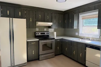 100 Central St #4