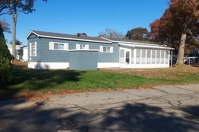 4 Mayflower Ave 1