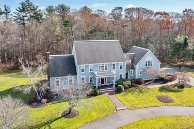 15 Judges Hill Dr 1
