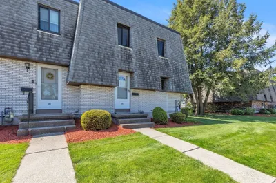 34 Beekman Dr #34
