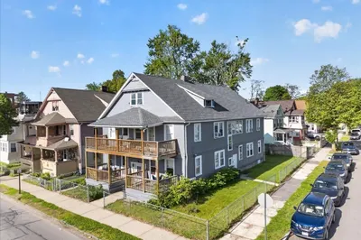 310 Oakland St 1