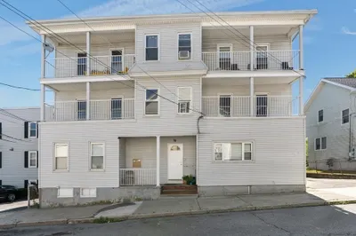 554 Third St 1