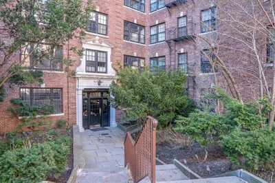 50 Follen St #512