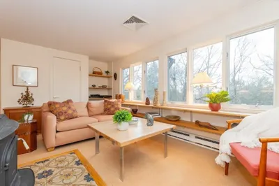 73 Valentine St 1