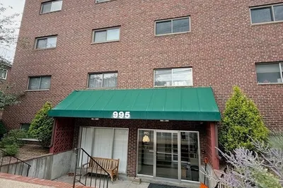 995 Massachusetts Ave #301