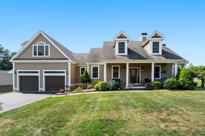 11 Regency Dr 1