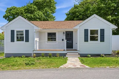 10 Mayflower Ave 1