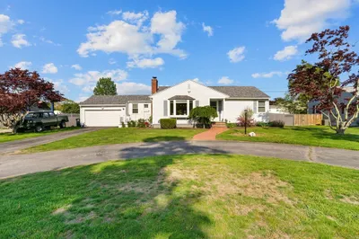73 Maple Ave 1