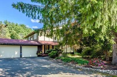 255 Long Plain Rd