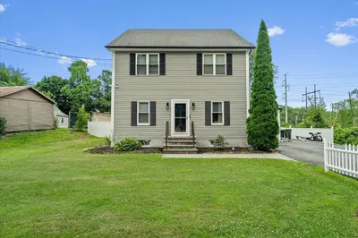 1 Hastings Ave 1