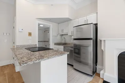 389 Beacon Street #4A 1